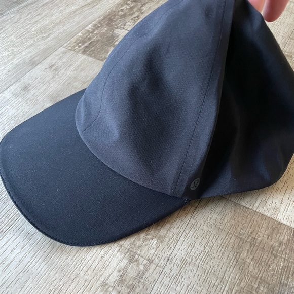 Lululemon -Men's Fast and Free Running Hat - Picture 5 of 5